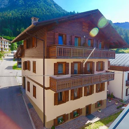 Ajarnola Locazioni Turist Hotel Auronzo di Cadore Bagian luar foto